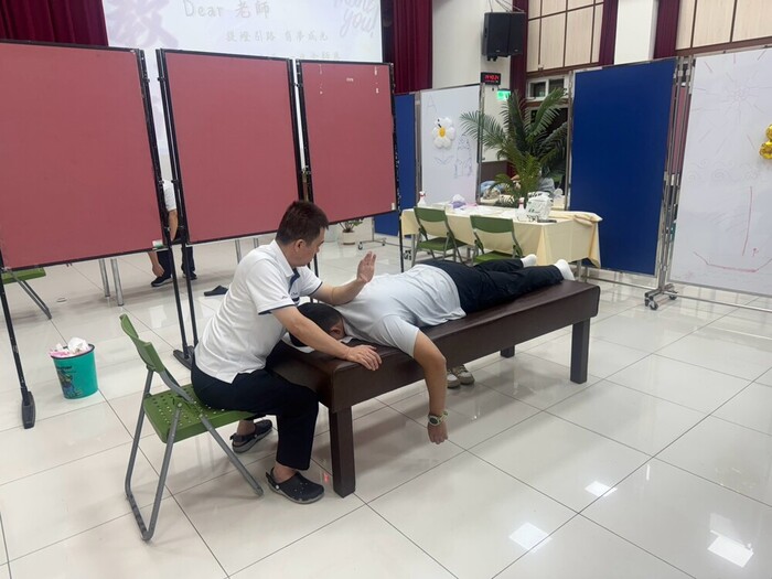 Helping teachers relieve physical and mental stress.